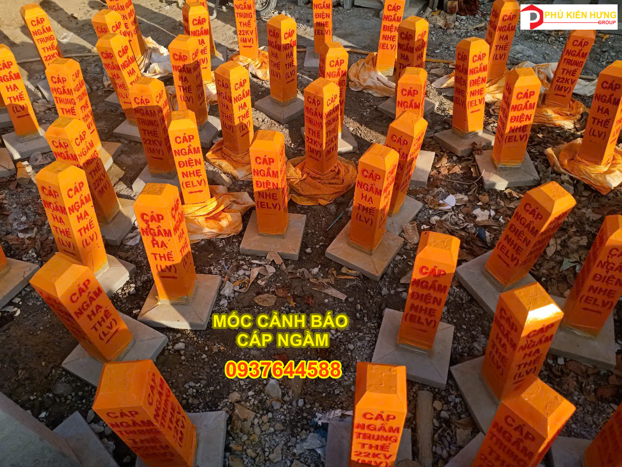 Mốc cảnh báo cáp ngầm tại xưởng công ty Phú Kiến Hưng